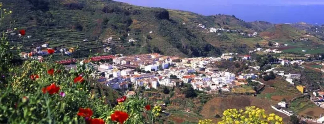 Vega-de-San-Mateo-3800x1459_c
